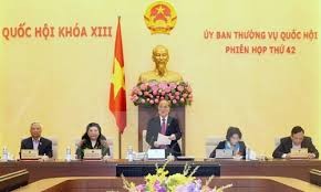 越南国会常务委员会向一些重要法律草案提供意见