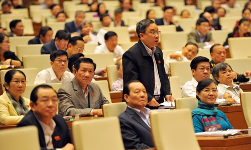 越南选民高度评价国会会议讨论国家社会经济发展情况