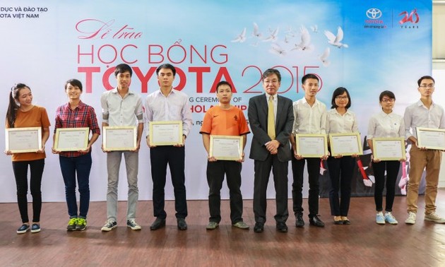 越南丰田汽车公司颁发2015年丰田奖学金