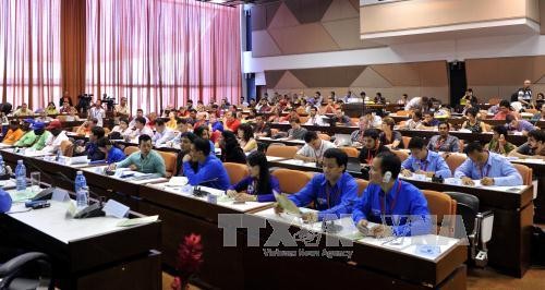 越南青年代表团出席世界民主青年联盟19次代表大会