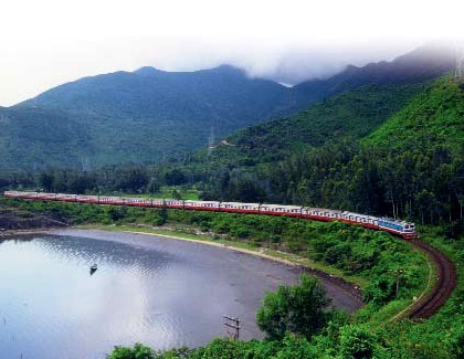  越南多条国内旅游线与铁路运输实现对接