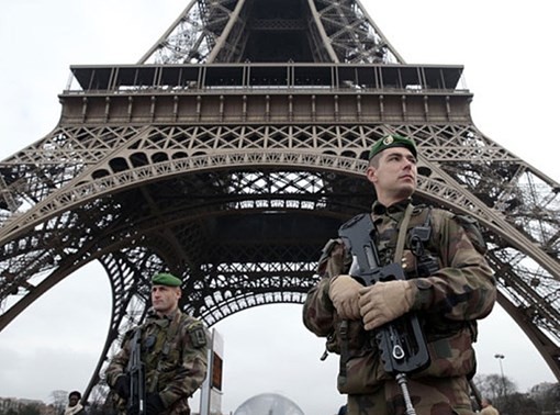 巴黎恐袭事件发生后多国加强安全戒备