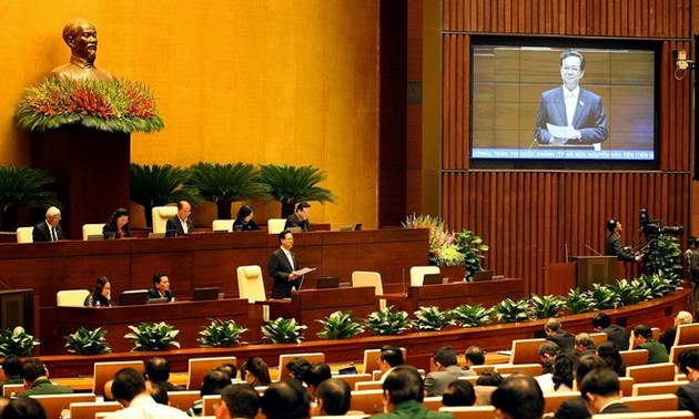 越南十三届国会十次会议质询活动的革新