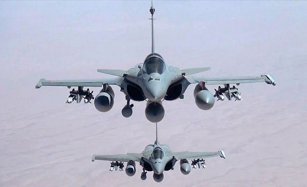 法国总统奥朗德指示加强空袭伊拉克及叙利亚境内的 “伊斯兰国”组织 