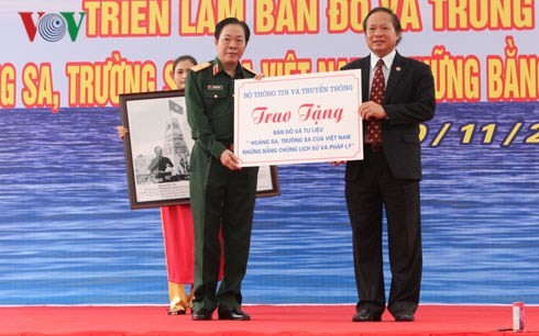 “黄沙长沙归属越南——历史和法理证据”展在河内举行