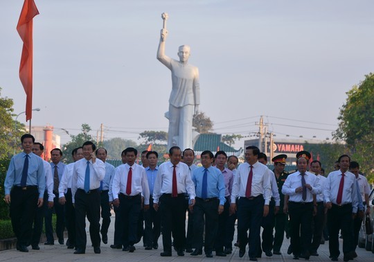 越南国家主席张晋创出席南圻起义75周年纪念活动