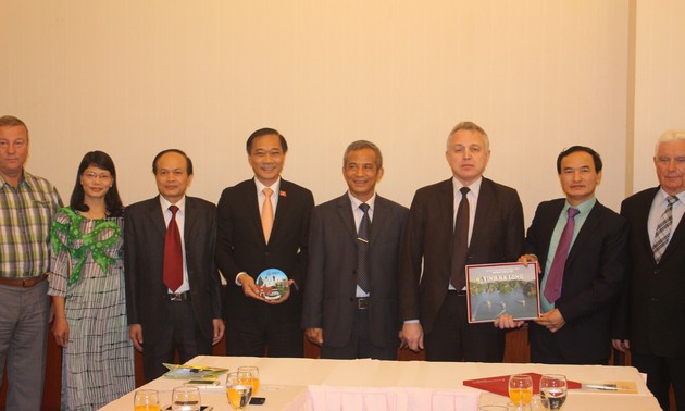 越南与白俄罗斯加强工会合作