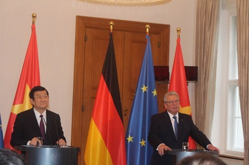 越南国家主席张晋创同德国总统高克举行会谈