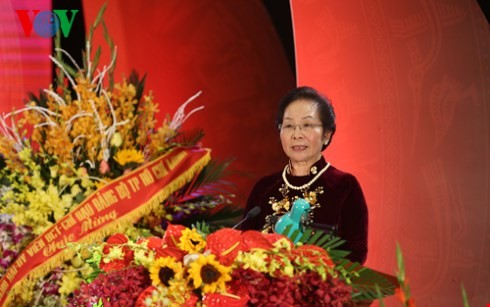 越南国家政治-真实出版社传统日七十周年纪念典礼在河内举行