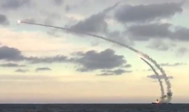 俄罗斯首次从潜艇发射导弹打击“伊斯兰国”目标