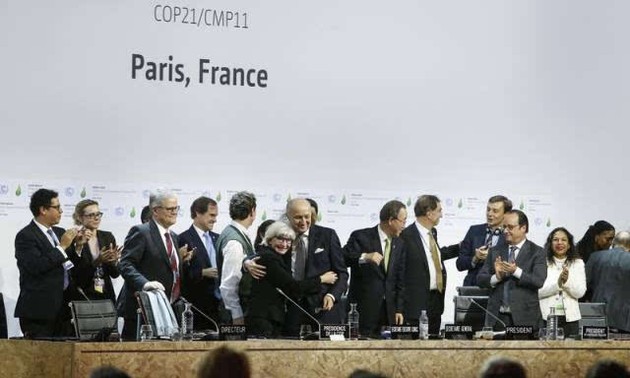 巴黎气候变化大会通过全球气候新协定