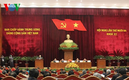 越共十一届十三中全会讨论党建问题和越共十二大议程
