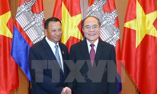柬埔寨参议院主席赛宗圆满结束对越南的正式访问