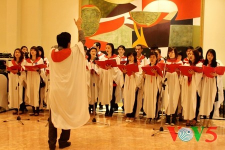 北门教堂唱诗班的圣诞唱诗活动