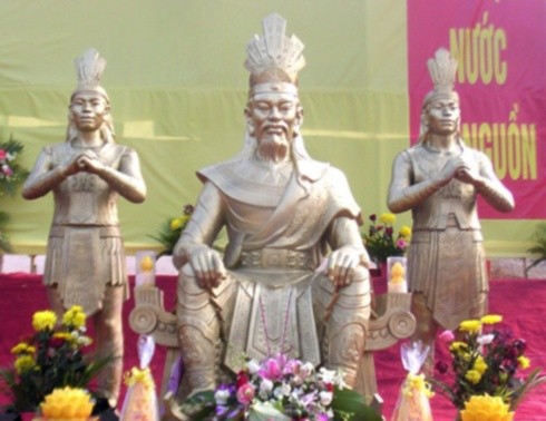 雄王祭祀信仰凝聚和巩固越南人社会