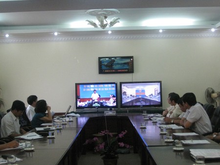 越南政府与各地举行2016年经济社会发展任务部署视频会议
