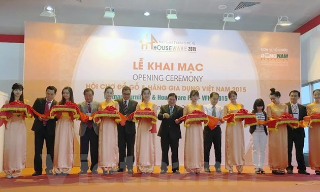2015年越南木器和家用品展销会在胡志明市举行