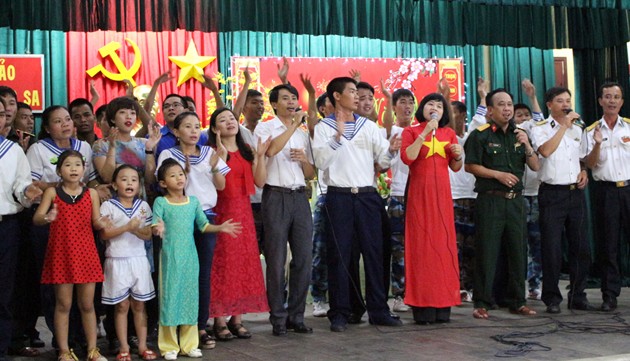长沙岛县举行多项活动  庆祝越共12大召开