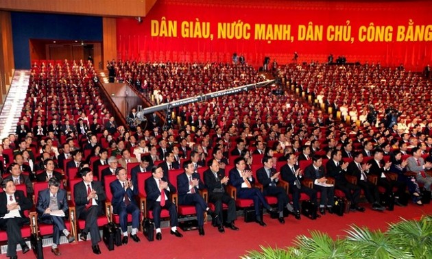 越南人民相信越共十二届中央委员会委员德才兼备能带领国家向前发展