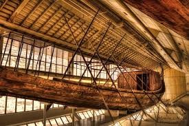 捷克考古学家在埃及发现一艘古代木船