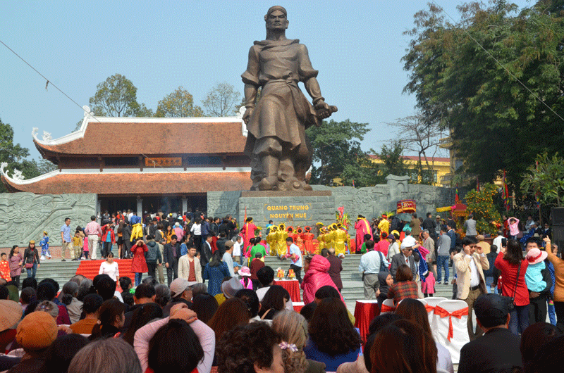 纪念玉回—栋多大捷227周年的栋多丘庙会举行