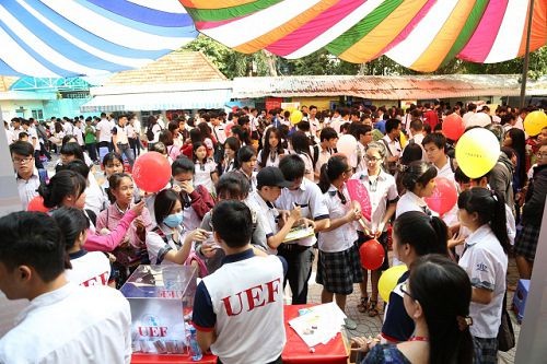 3万名学生参加胡志明市2016年招生咨询和职业指导日活动