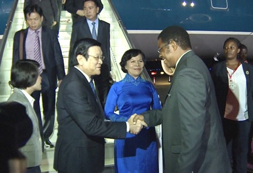 越南国家主席张晋创对坦桑尼亚进行国事访问