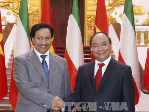 科威特首相贾比尔圆满结束对越南的正式访问