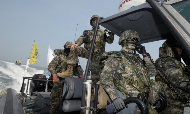 韩国展开巡逻行动  驱赶非法作业的中国渔船