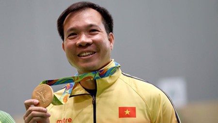 阮春福致信祝贺射击运动员黄春荣及越南体育代表团