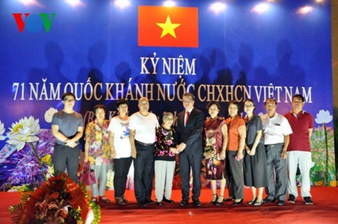 庆祝越南国庆活动在国外举行