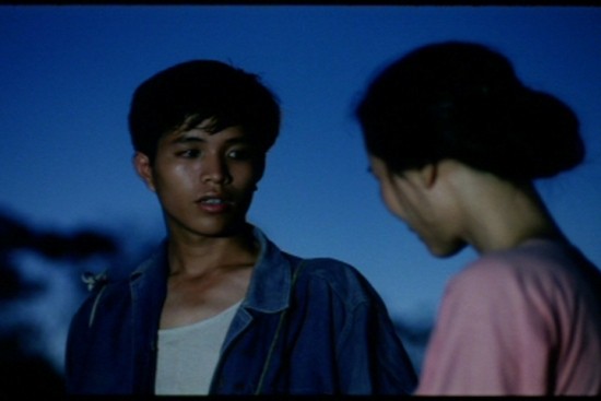 越南著名影片《怀念田野》在瑞士越南文化日上公映