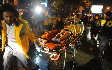 至少35人在伊斯坦布尔恐袭中丧生