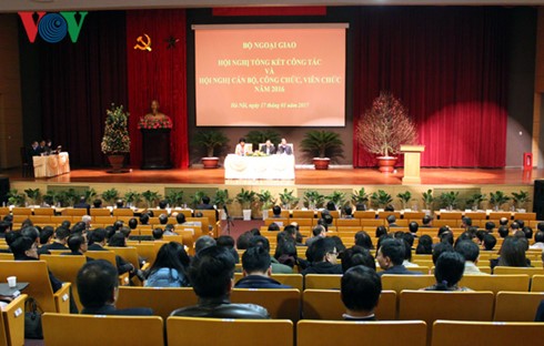 2017年越南外交部以“2017年APEC会议-提高对发展和融入国际的服务效果”为竞赛主题