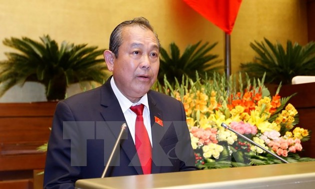越南政府副总理张和平与同奈省主要领导人座谈
