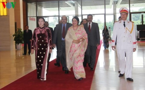 加强越南与孟加拉在所有领域的合作