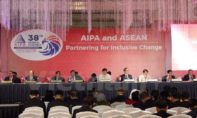  AIPA 38：越南就东盟经济共同体的协调发展提出倡议