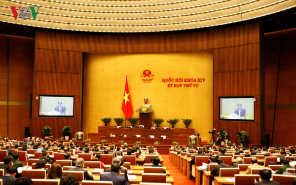 越南第十四届国会第四次会议进入第三周