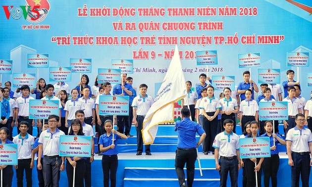 越南各地举行青年月出征仪式