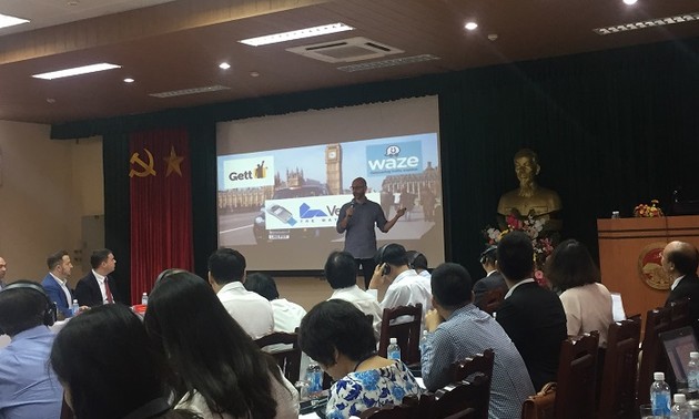 越南国内外创业者对接论坛在胡志明市举行
