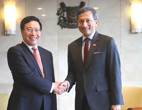 范平明与新加坡外长举行会谈