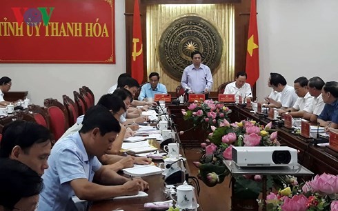 越共中央组织部部长范明正视察清化省