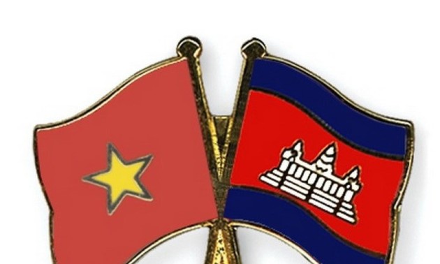 加强越南与柬埔寨的特殊友好合作关系