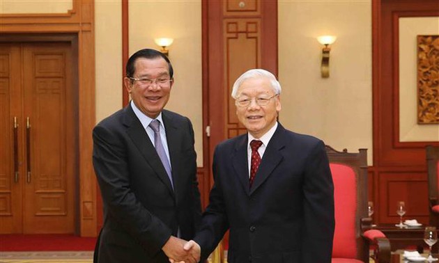 柬埔寨首相洪森结束对越南的访问