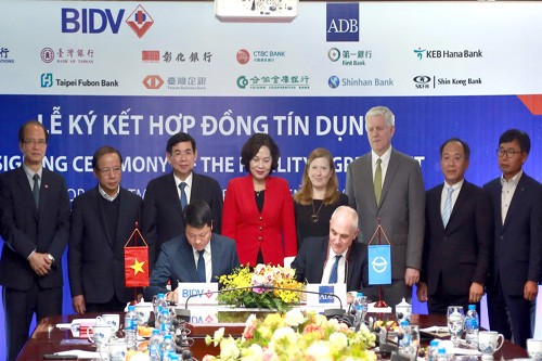 ADB和BIDV签署总价值3亿美元的合同扶持越南中小型企业
