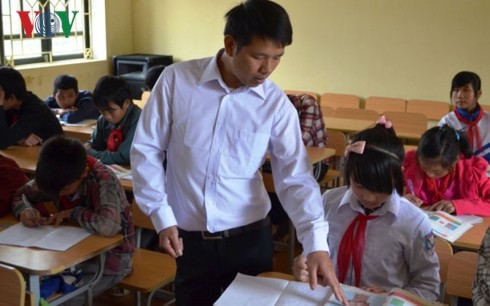 安沛省山区一位充满毅力的老师——潘文胜