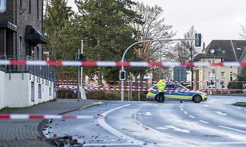 德国发生汽车冲撞人群事件   至少4人受伤