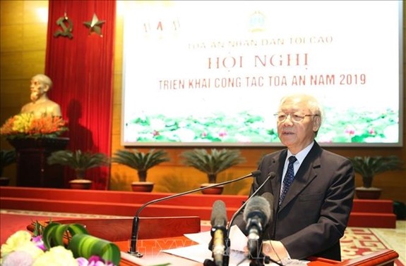 越共中央总书记、国家主席阮富仲指导2019年法院工作任务部署会议