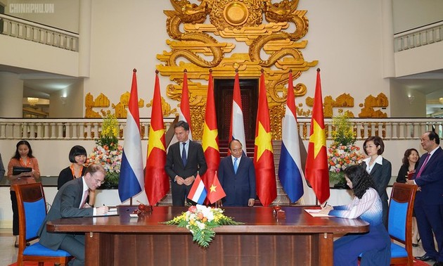 越南-荷兰同意将双边关系提升至全面伙伴关系 