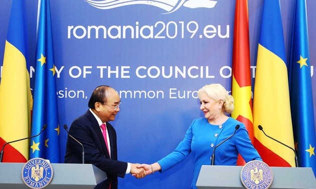 越南-罗马尼亚联合声明：进一步深化两国关系